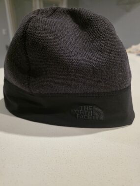 The North Face Front Range Dark Gray and Black Knit Beanie Men's